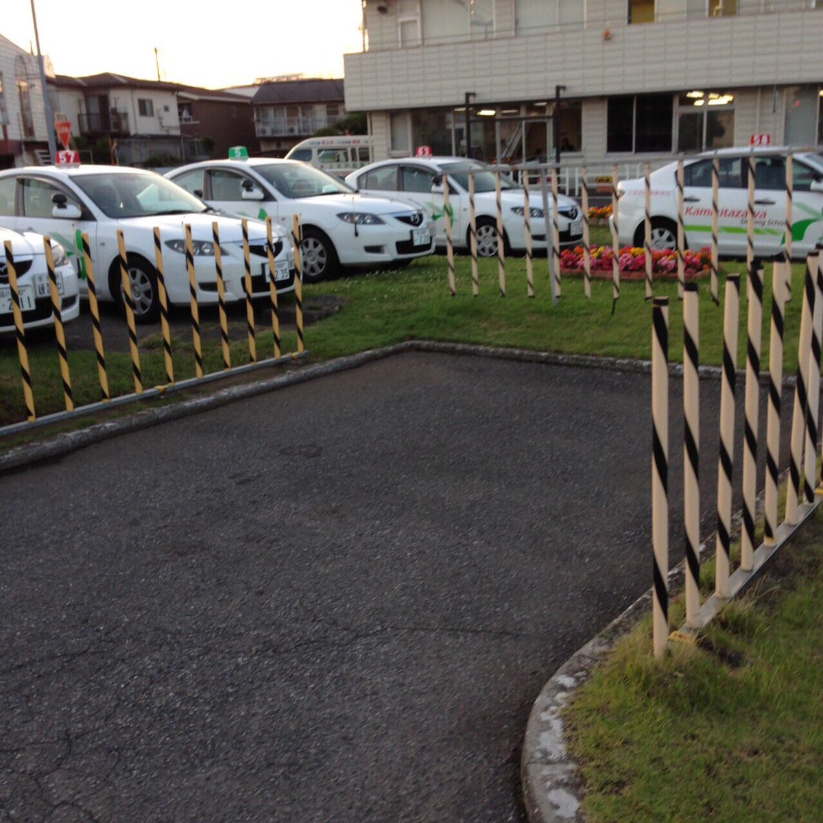 イクアドライビングスクールtokyo 東京都の自動車教習所 車校 Na Twitteru モデルをするsちゃん 明日 鮫洲運転試験場にて路上試験 路上教習と方向転換 縦列駐車 練習頑張ったし マイペースにいつも通りに頑張ってね 一般コース 175 000 モデル 社会人からの