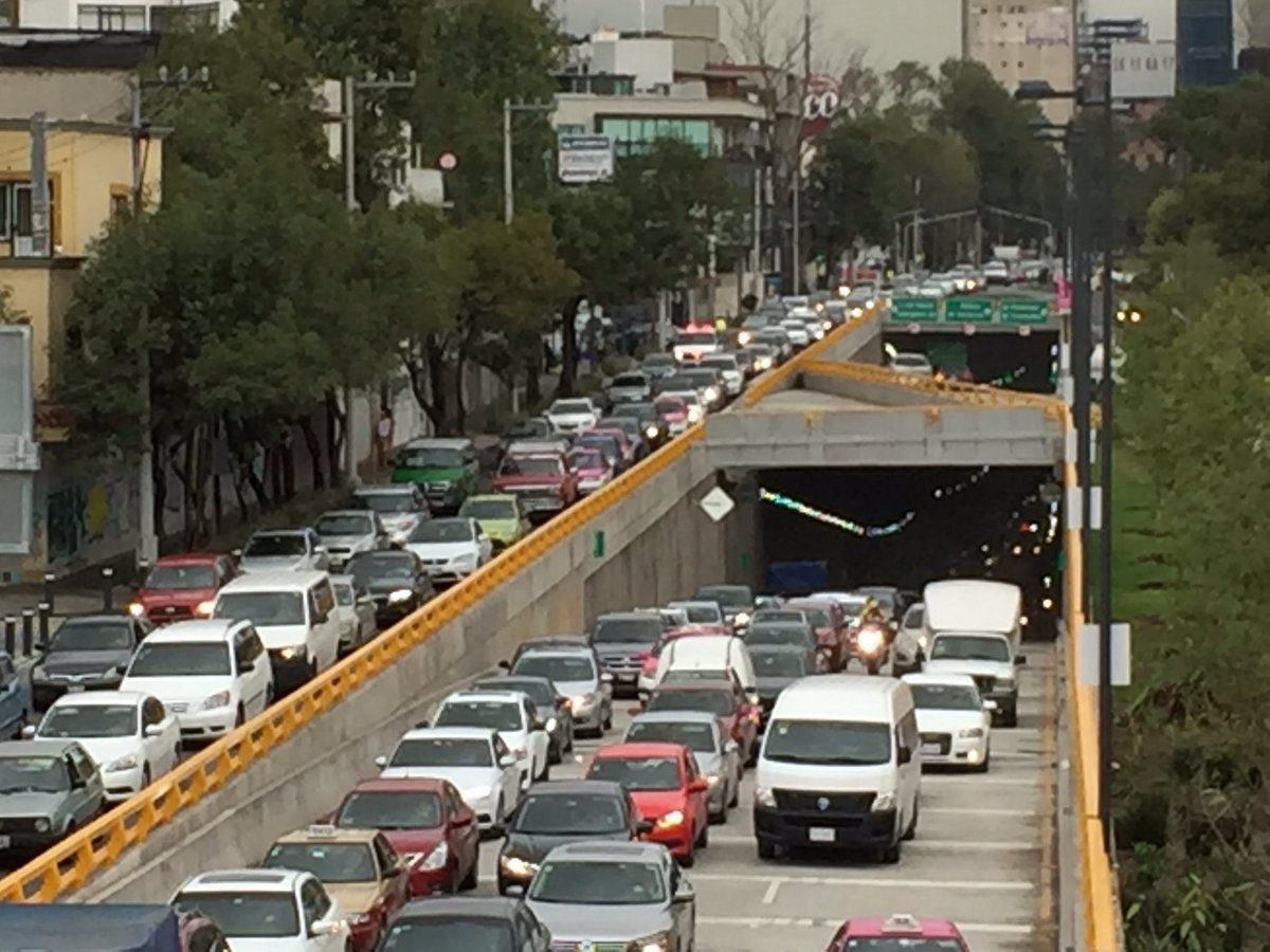 #caos vial #DeprimidoMixcoac una obra inútil de <a href="/ManceraMiguelMX/">Miguel Ángel Mancera</a> <a href="/ApoyoVial/">AVIcars de Infotraffic</a> <a href="/JerrxG13/">Jerrx Galicia</a> <a href="/RedVialRC/">Red Vial</a> la gente está desesperada! <a href="/InMixcoac/">𝕀𝕟𝕄𝕚𝕩𝕔𝕠𝕒𝕔</a>