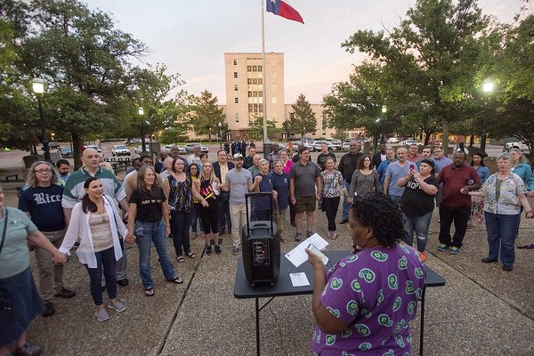 Tylerpaper's tweet photo. Reignite the Dream rally remembers Dr. King's speech, calls to continue legacy
#inetx #inspiration https://t.co/XoeCYYbvjQ https://t.co/kV0gqqxh5g