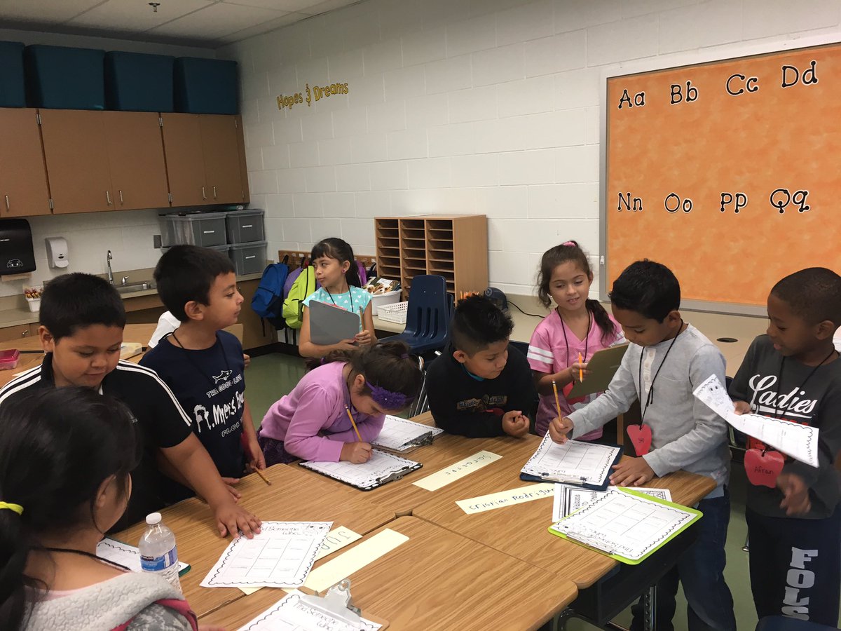 Hybla2nd's tweet photo. Getting to know our new classmates and building friendships!! https://t.co/iSlyTZob6j