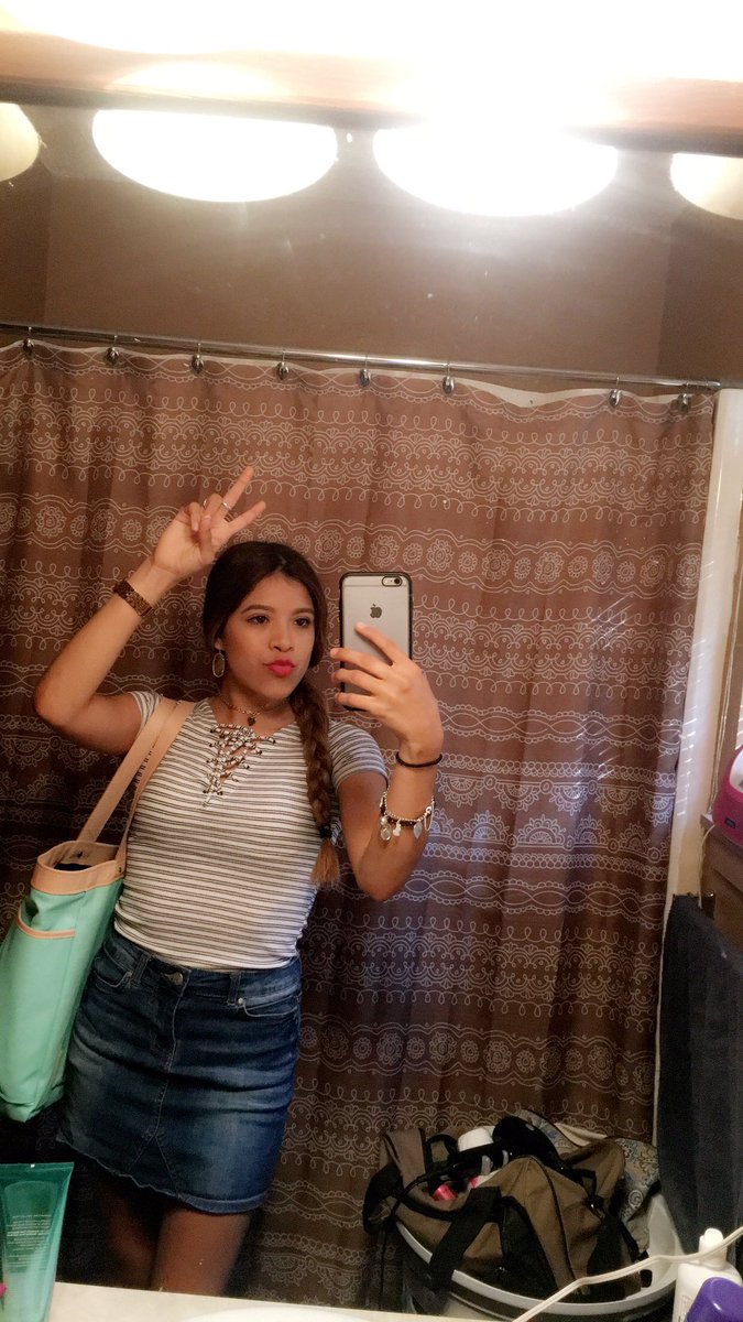 addy_celeste's tweet photo. ✌🏼💄 https://t.co/JUjc2wX1V0