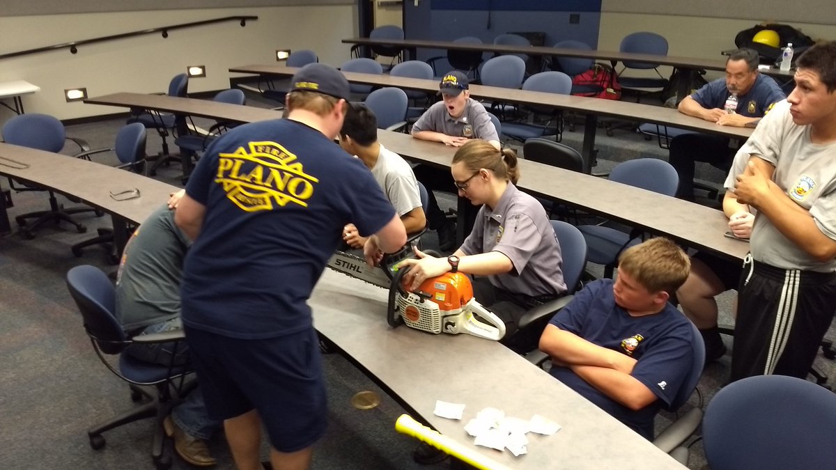 PFRPost215's tweet photo. @PFRPost215 saw class https://t.co/qOm0963IMW