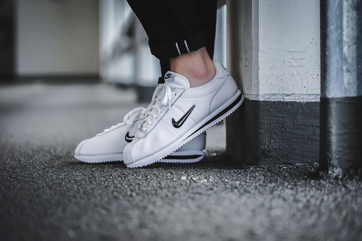 nike cortez sale canada