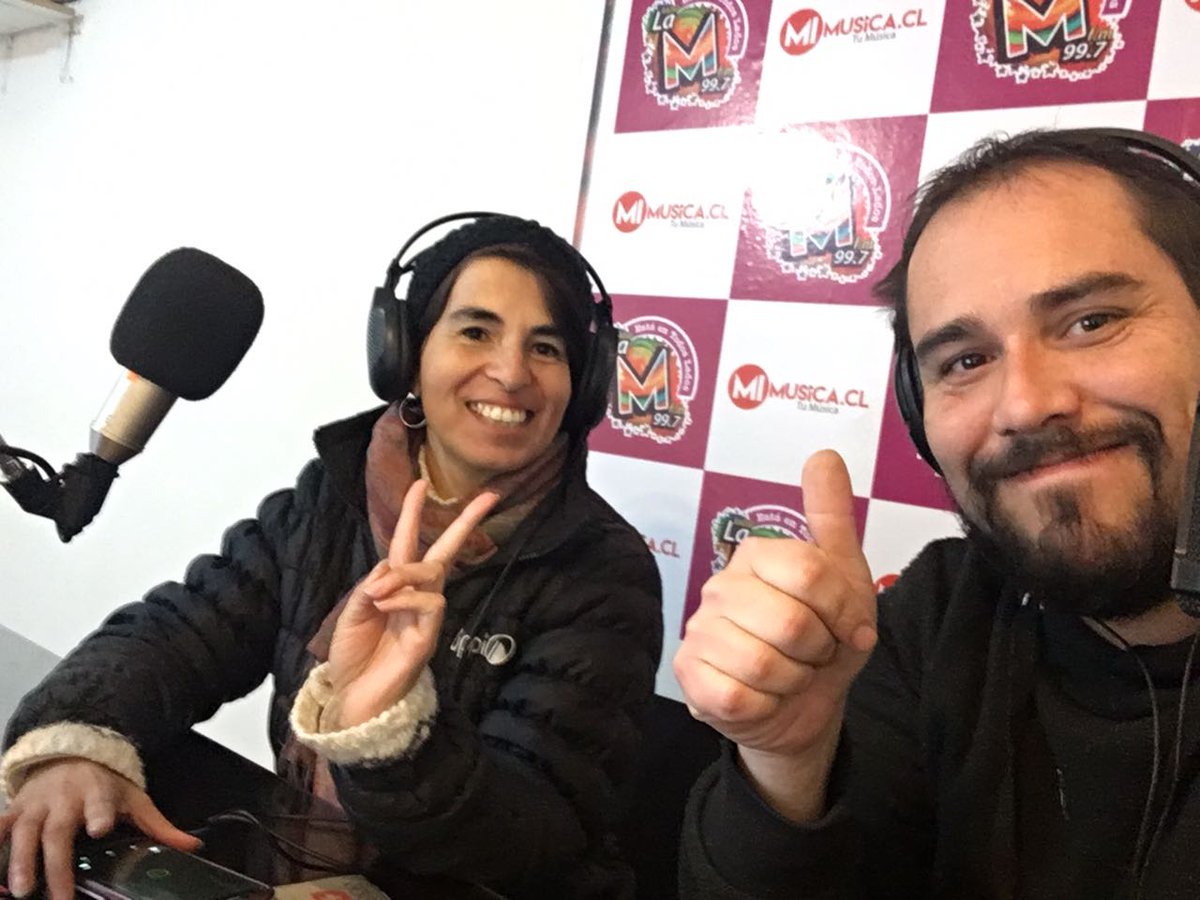 DannyUlloa's tweet photo. Cada día de 9 a 12 con Jorge Huracan Vergara hacemos #LaMediaMañana de #RadioLaM 105.5 F.M. #Rancagua y on line mimusica.cl ¡Te esperamos! https://t.co/b9kMs9rQYb