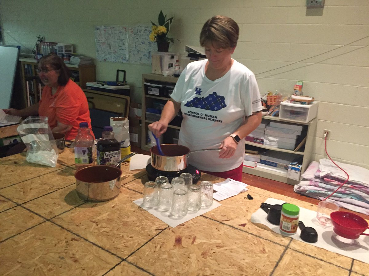 BCMSBoyd's tweet photo. Kids at Wow getting ready for jam making! #comecookwithme #firstdayofwow #afterschoolfun https://t.co/zsI8Qou3AO