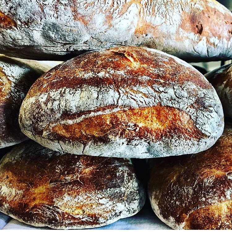 acorn_Denver's tweet photo. Acorn's bread is baked to perfection &amp; delivered daily by the talented bakers @gratefulbreadDE  🥖 https://t.co/ojhJgjl1tu