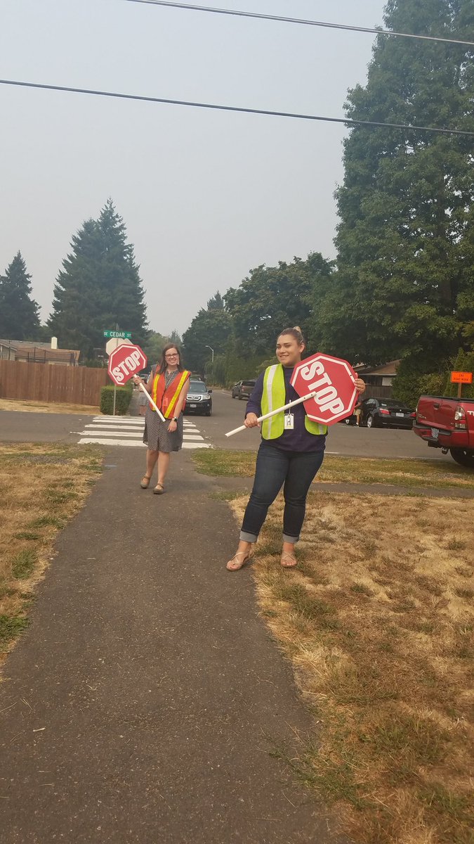wendy_ramoshsd's tweet photo. Thank you to staff for making the first day of school fantastic! #ournewspecialeducation teachersareawesome #firstdayofschool #proudtobehsd https://t.co/KxhiEuM69p