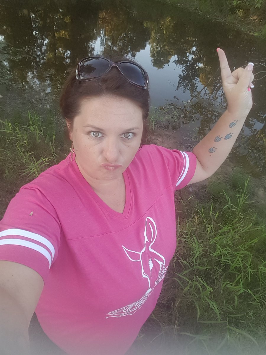 sassycamomama's tweet photo. #Deercrack #hunting #Womenwhohunt #hunter #camo #Madebyme #menwhohunt @LiveLoveHunt @Ozark_Hunter @BriankgambleNE https://t.co/hl1XiIaCTS