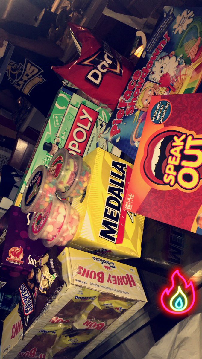 yayahr_'s tweet photo. dime algo que este es el verdadero mood 😜 #IrmaPuta https://t.co/fHVs7bhfsX