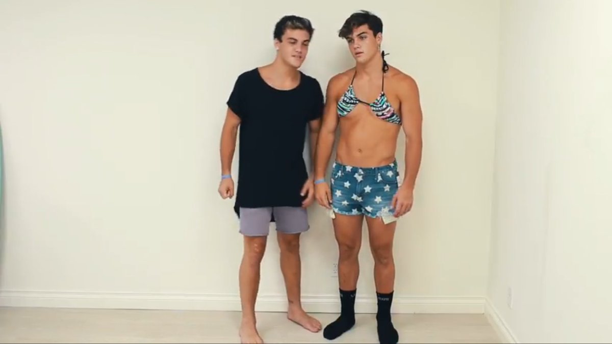 dolantwigs's tweet photo. AHHAHAHAHAH https://t.co/eq2bEx8JtE