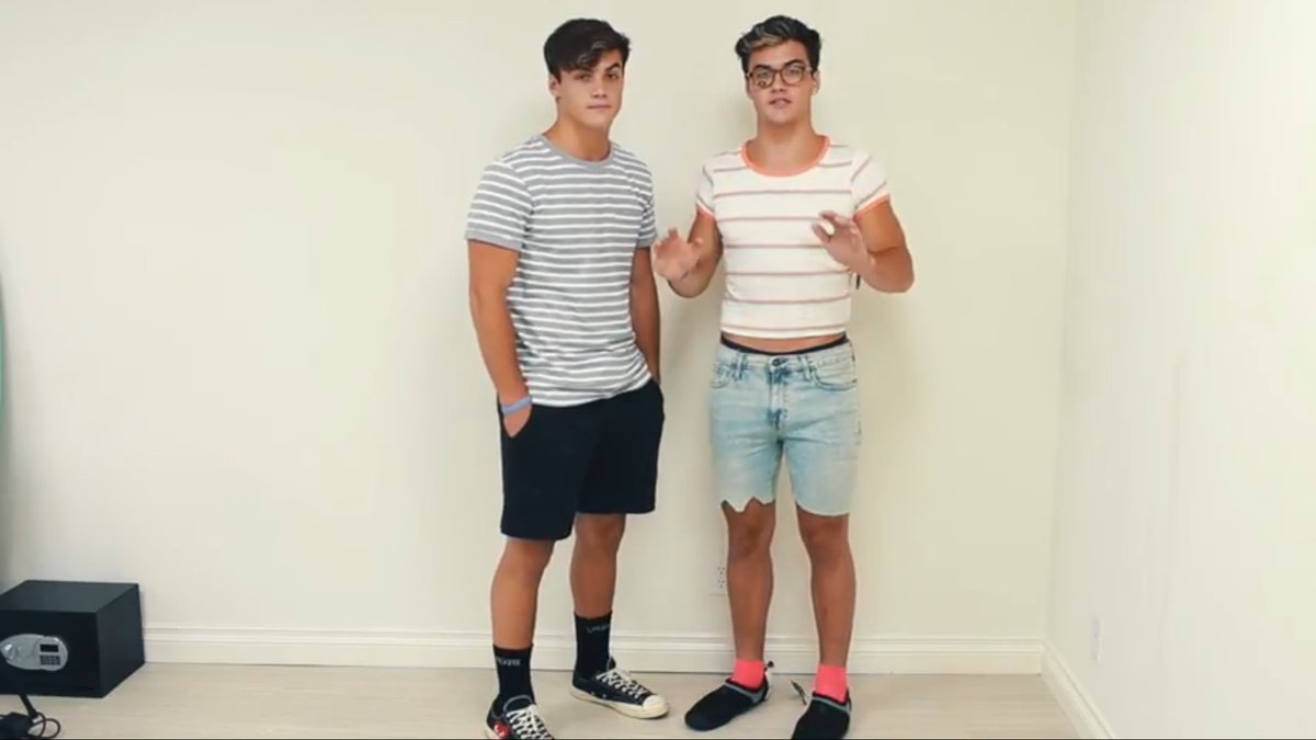 dolantwigs's tweet photo. AHHAHAHAHAH https://t.co/eq2bEx8JtE