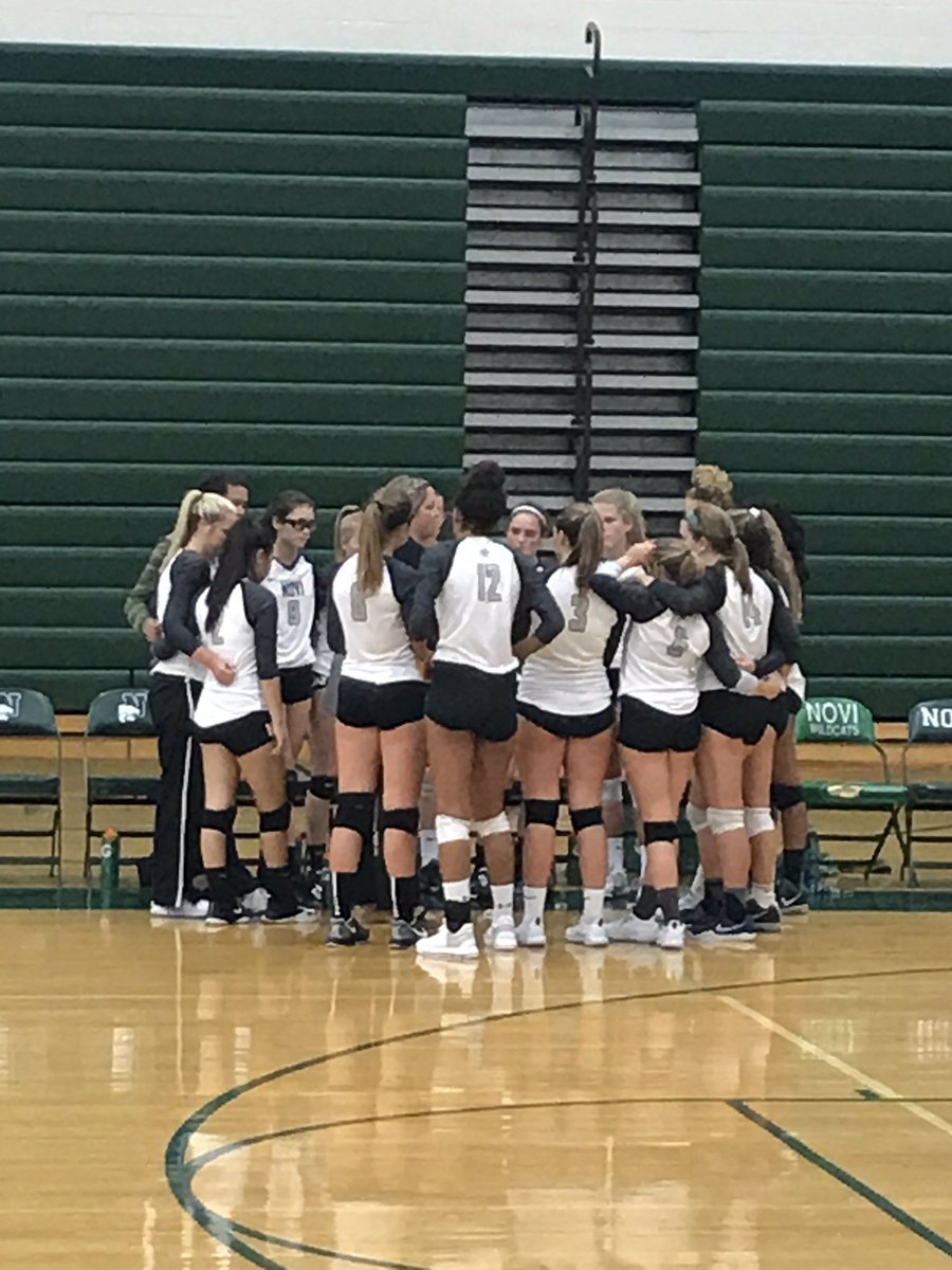 plebazz's tweet photo. Supporting Novi Varvol! #novipride https://t.co/O59vFF9qSP