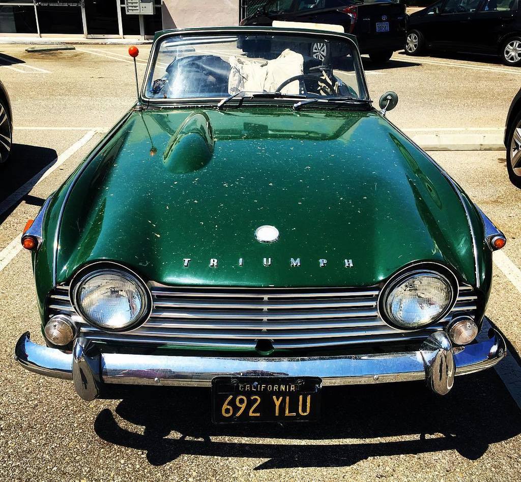 formtrends's tweet photo. Spotted in a parking lot full of Priuses | #LA #carspotting #carsofLA #Triumph #British #racinggreen #vintage #LosAngeles #California #cars… https://t.co/XPe0tV9MGO