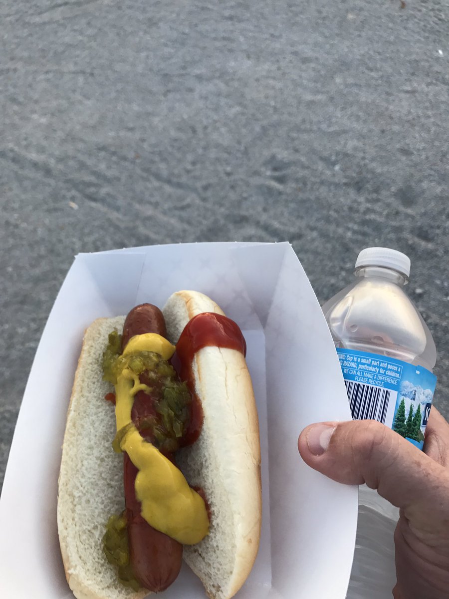 BobIsInMyHead's tweet photo. Crisp Fall air, hot dogs, crack of the bat, white ball against a blue sky...#LittleLeagueFallBall https://t.co/MtRogvKOY9