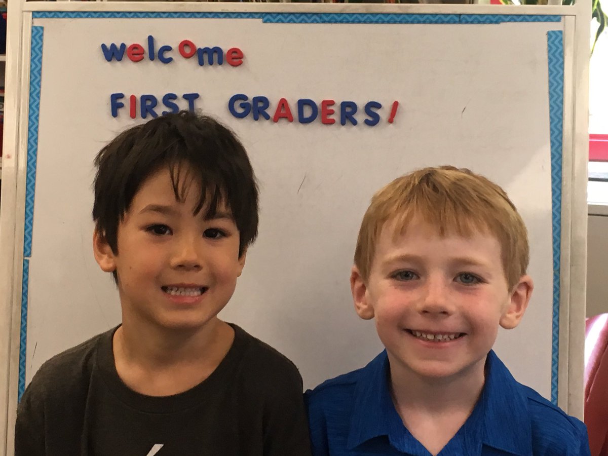 WOSnews's tweet image. First day greetings from #mrskuhnWOS and #mrsschaeferWOS&apos; first grade students!