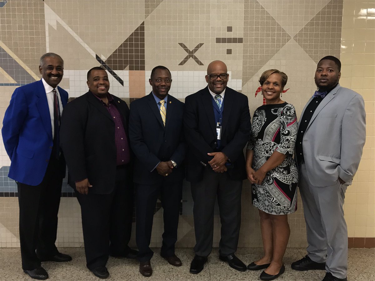 cardellpatillo's tweet photo. Had a great visit to my old middle school today. I will forever be a cavalier !! @cavalier_corner https://t.co/UsSw71LOu6