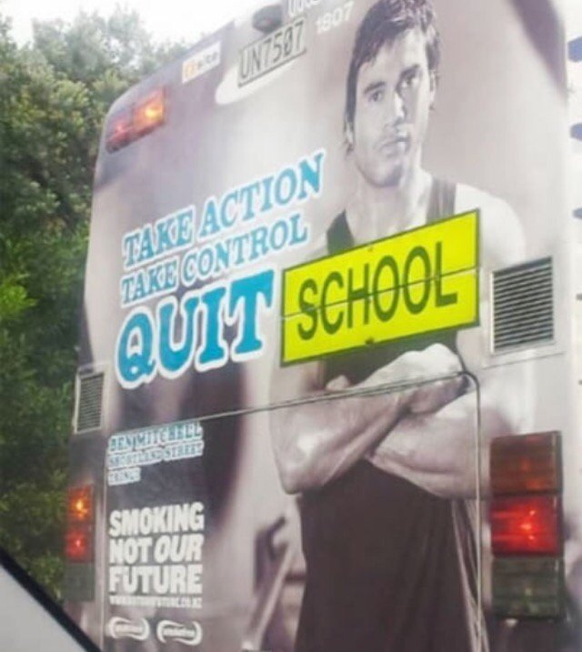 YouHadJust1Job's tweet photo. Kids, don't believe what's written on that bus! Marketing #youhadonejob https://t.co/eesC7kzoia
