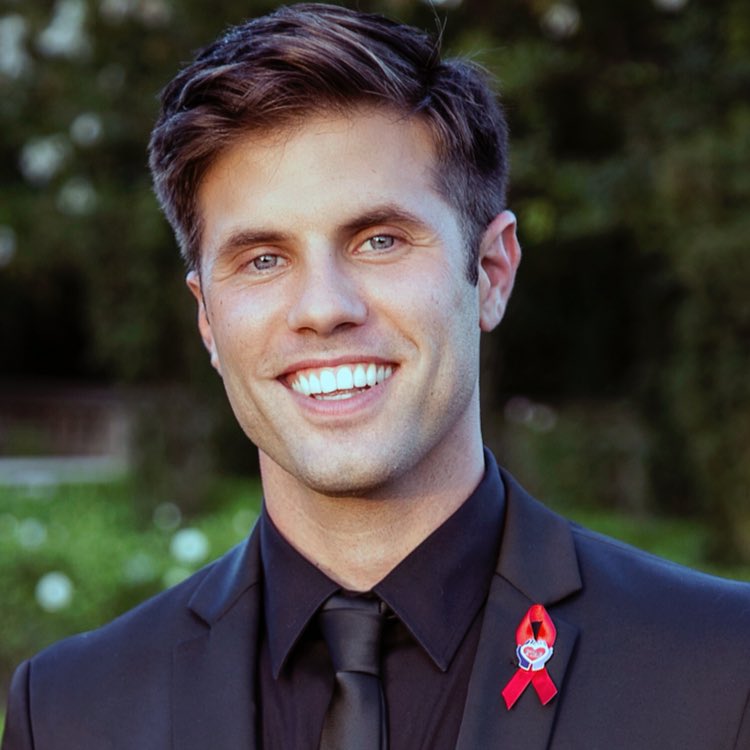 #NewProfilePic aumag.org <a href="/au_magazine/">A&U Magazine</a>