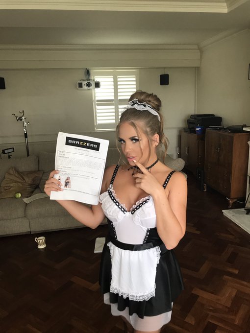 What if your favorite pic of me guys? Show me &hearts;️ https://t.co/am5nAXrSVG<a href="/tag/%D0%BD%D0%BE%D0%B2%D1%8B%D0%B9%D0%B0%D0%B2%D0%B0%D1%82%D0%B0%D1%80"class="tags"><span>#новыйаватар</span></a>