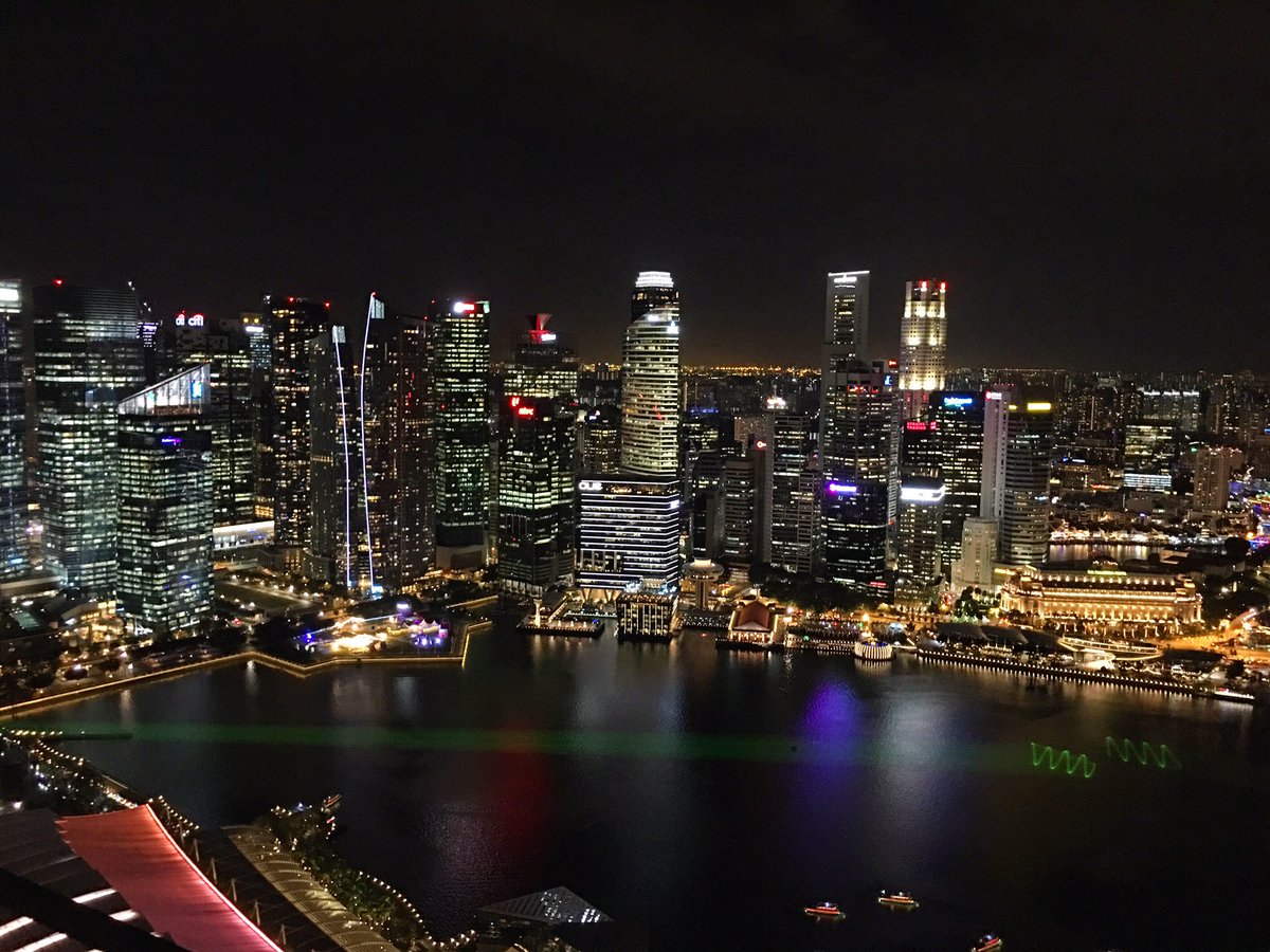 INTOvoyage's tweet photo. You haven’t seen #Singapore until you’ve seen it from SkyPark Observation Deck, soaring 57 levels above the the city 👁@marinabaysands https://t.co/x7Oplp4te6
