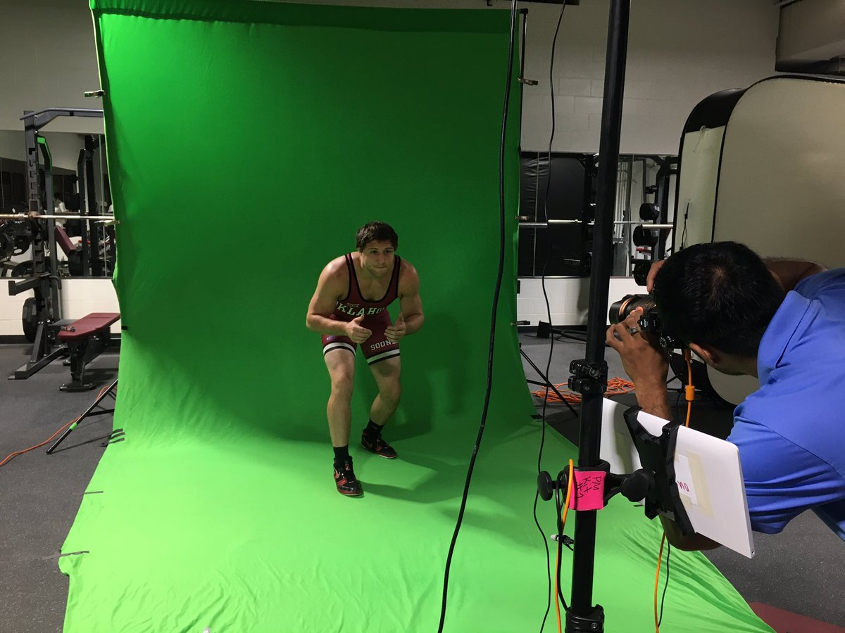 OU_Wrestling's tweet photo. It's team photo day, which means the season is right around the corner! 📷🤼‍♂️ https://t.co/AaHPwN2W9f
