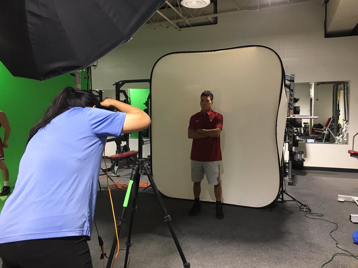 OU_Wrestling's tweet photo. It's team photo day, which means the season is right around the corner! 📷🤼‍♂️ https://t.co/AaHPwN2W9f