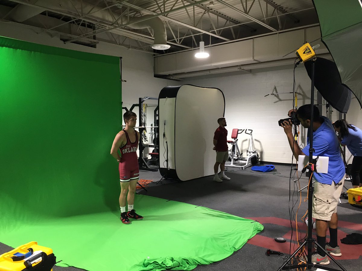 OU_Wrestling's tweet photo. It's team photo day, which means the season is right around the corner! 📷🤼‍♂️ https://t.co/AaHPwN2W9f