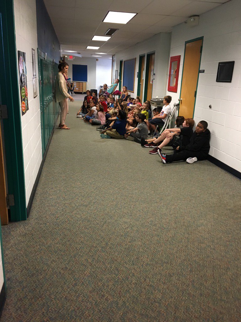 gkiltz's tweet photo. Learning how to use our lockers at Highland View #GDaleFirstDay https://t.co/JA5qXopxpC