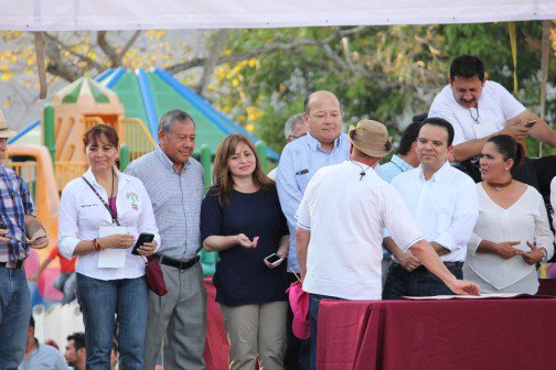 XEVATabasco's tweet photo. @RaulOjedaZ52 fue dado de baja del @TabascoPRD por firmar acuerdo de AMLO, señala @DipCandelarioPA https://t.co/1sj5LKu5rl https://t.co/EDq7niXQPx
