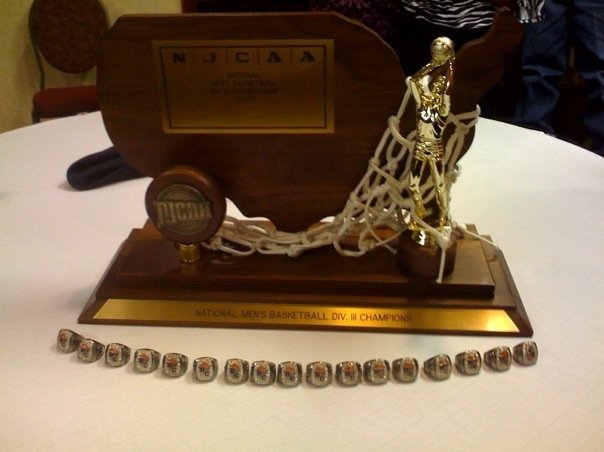 JonathanJSpeaks's tweet photo. You will never be able to debate that we are champions!  Thank you @richlandcollege ! @TONY22BISHOP #Tducks https://t.co/NYDJARgwLO