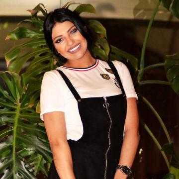 soso_shereen's tweet photo. ShereenYehia is LIVE at Loops Live. https://t.co/CAH4QjvL6v #Hunger_Game https://t.co/UK8lNvGjOw