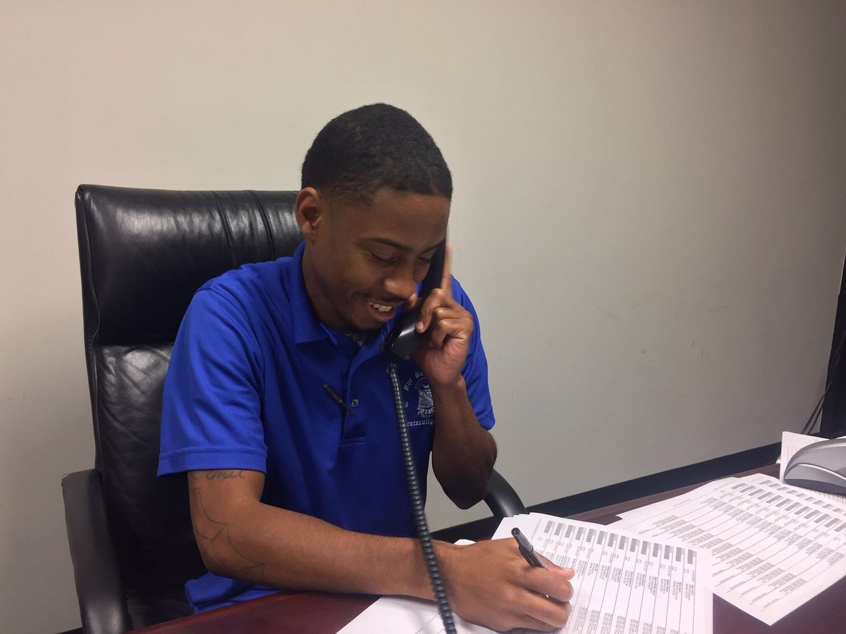 Khristy4TN's tweet photo. Want to help @tndp turn #TNBlue? Join us by calling Democratic voters from anywhere and on your own time. https://t.co/iVBlom0jJC https://t.co/TvHtdAhTyv
