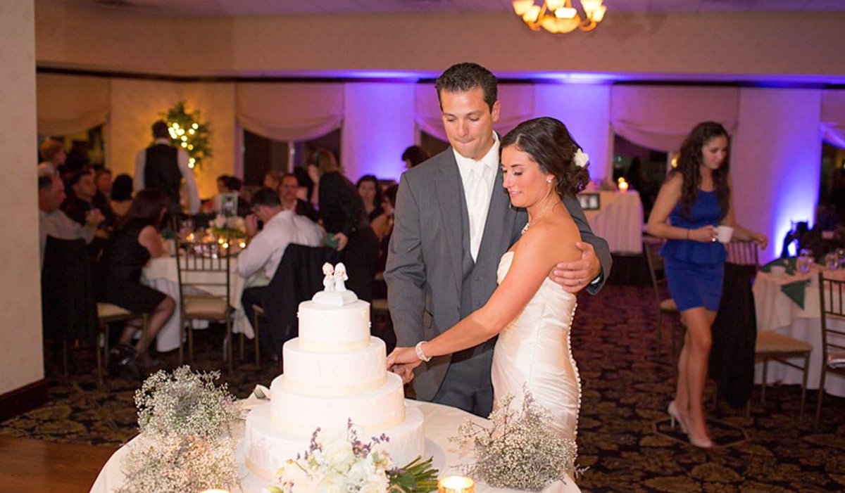 patriothills's tweet photo. This one takes the cake 🎂💍
Casey + Joeys wedding at #PatriotHills 💜 ⠀
📷: @peterdemuthphotography https://t.co/jaFahW1PYz