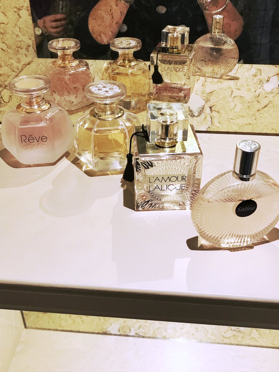 emmalouiselayla's tweet photo. Sparkly Stila eyeshadows, pretty Lalique fragrances, rainbow meringues &amp; my new bkr water bottle at the #HelloGlorious press day 😍 #bblogger https://t.co/mmDWr8SUZa
