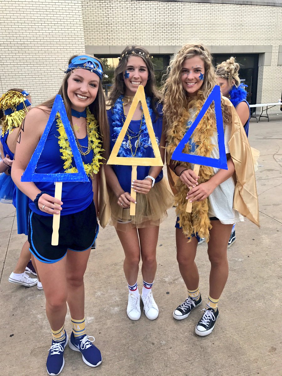 morganmzyk's tweet photo. i love these girls💖 #tridelttuesday https://t.co/PVYuzM4SCa