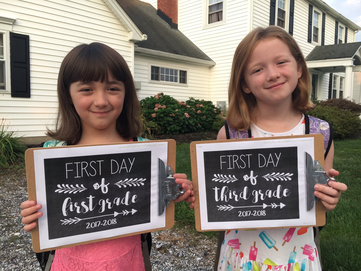 jaclyn_austin's tweet image. Hopeful everyone was as excited for their #FirstDayBack as these two- ready to take on 1st &amp;amp; 3rd #firstdayofschool2017