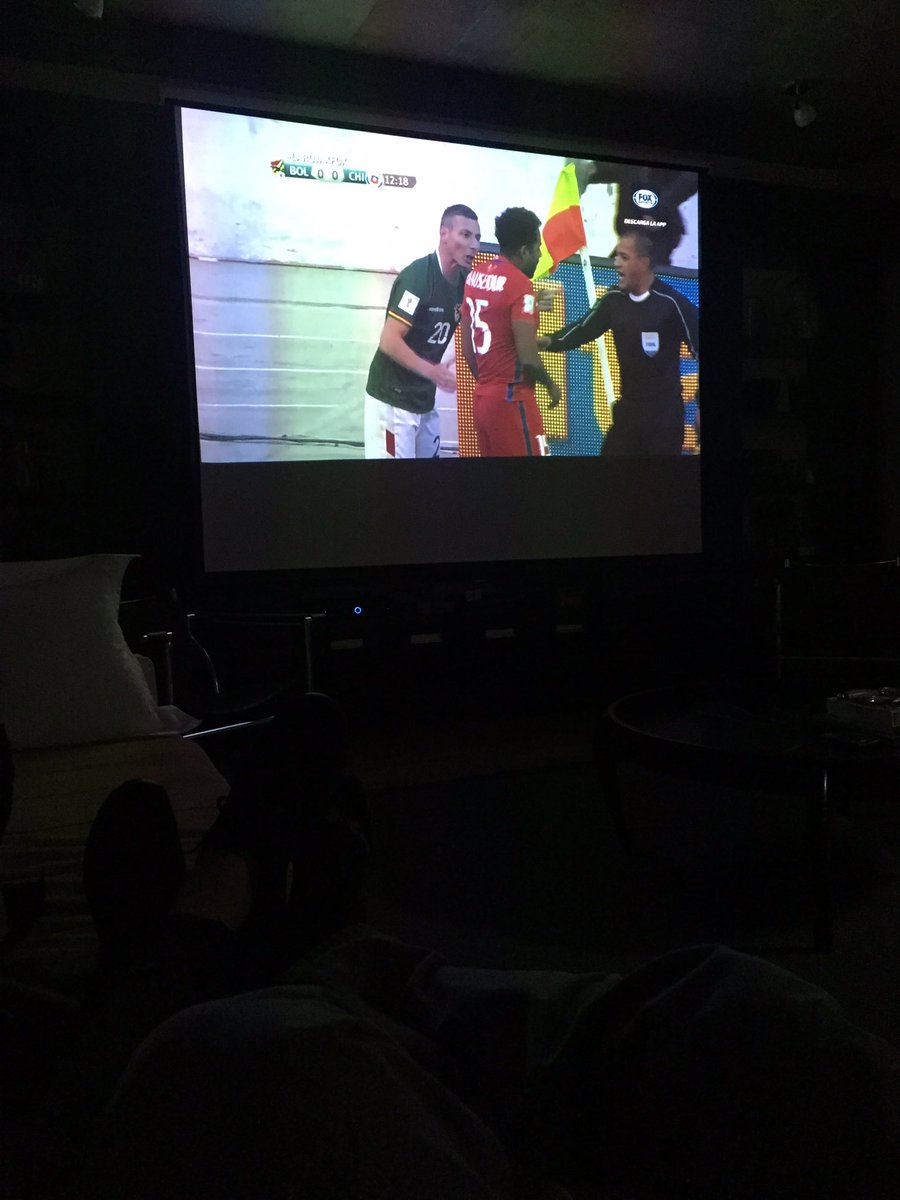 rolarrain1's tweet photo. Viendo el partido con @vicente_nv 🇨🇱🇨🇱 #larojaxfox  @FOXSports_Chile https://t.co/tS1GL7RpoT