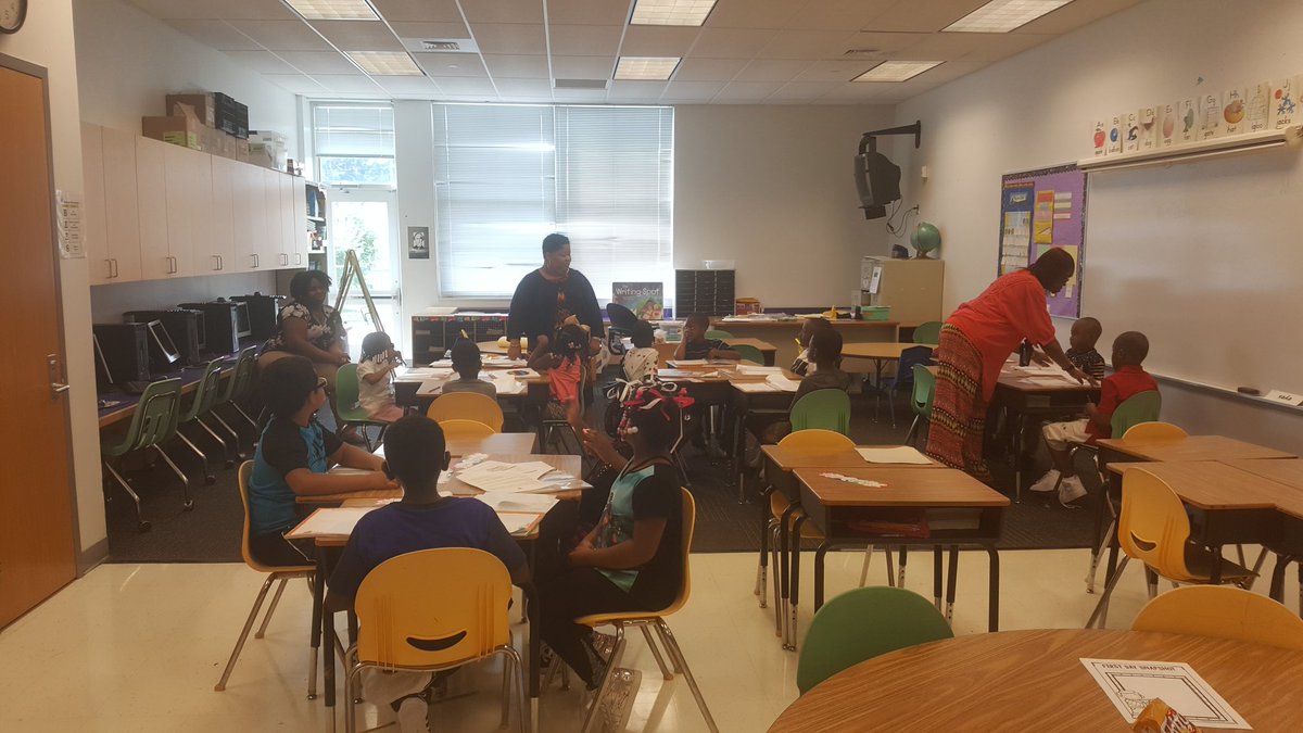 BrightonVA's tweet photo. 1st G had an awesome first day!! @ebracyPPS @cardellpatillo @PortsVASchools @terrica_newby #PPSFirst https://t.co/zegq8LY8cq