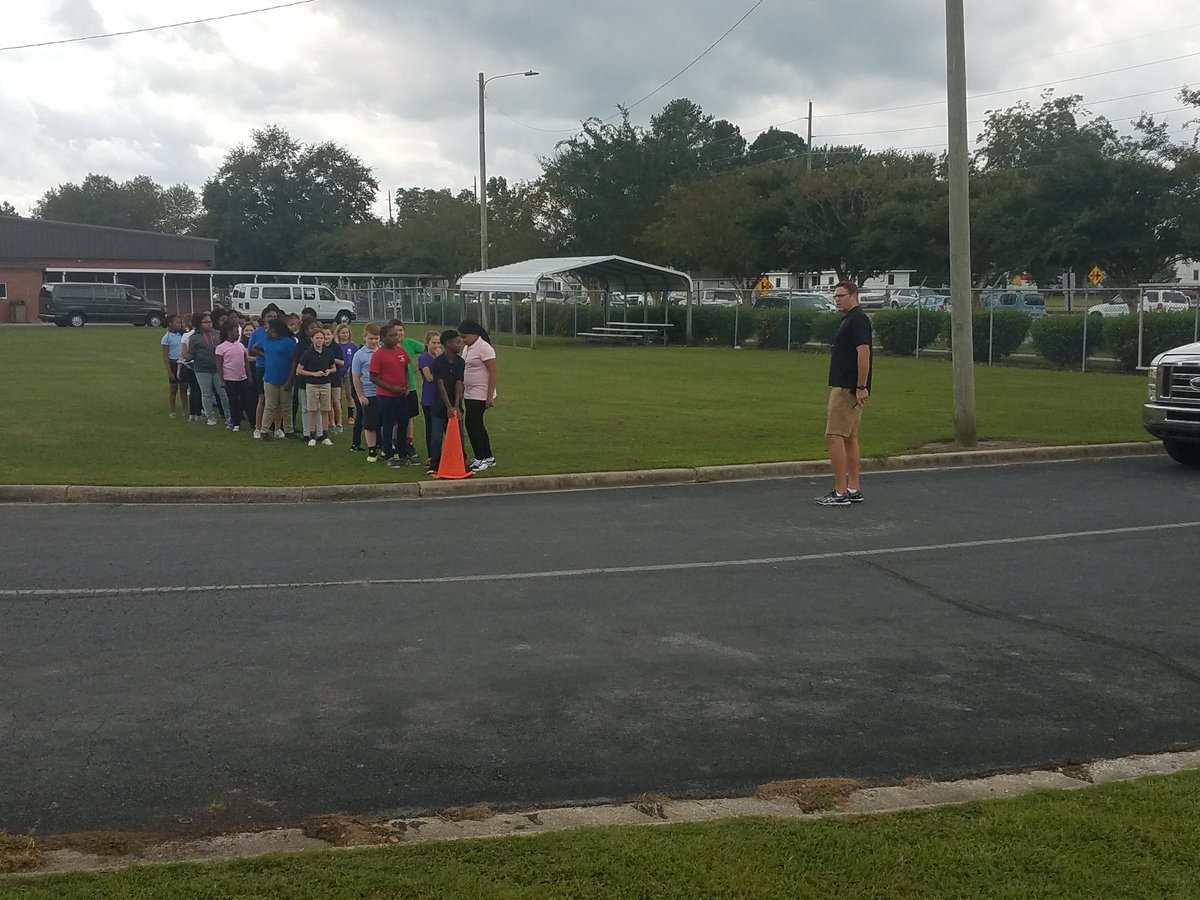 WHRPe's tweet photo. Are our Ss ready for bus safety? NC hand signals #physed https://t.co/AqIwLgT2dU