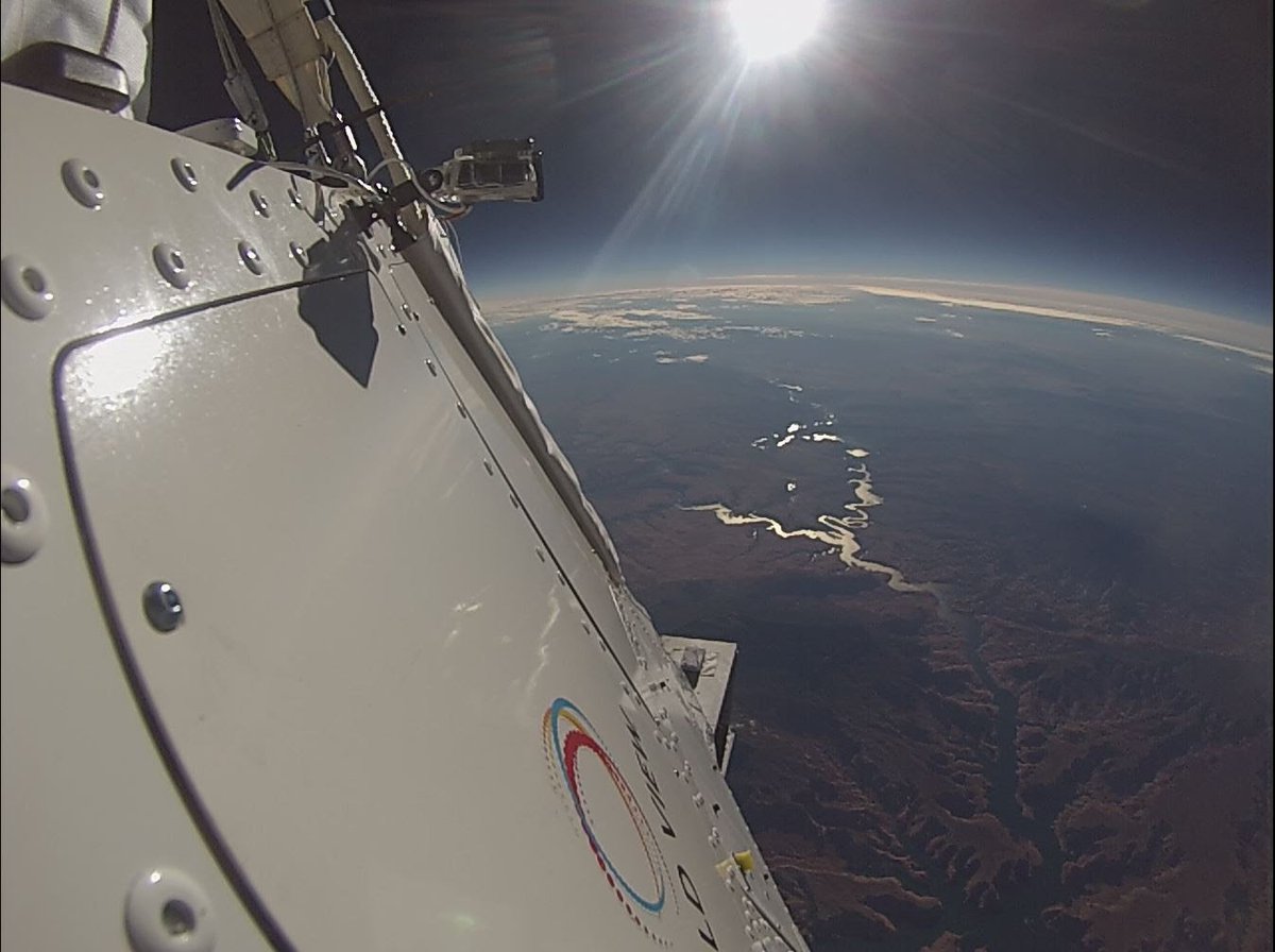 TechCrunch's tweet photo. World View's stratospheric balloon spends a record 27 hours in flight https://t.co/jAs3smnVQP by @etherington https://t.co/whJ5v362FZ