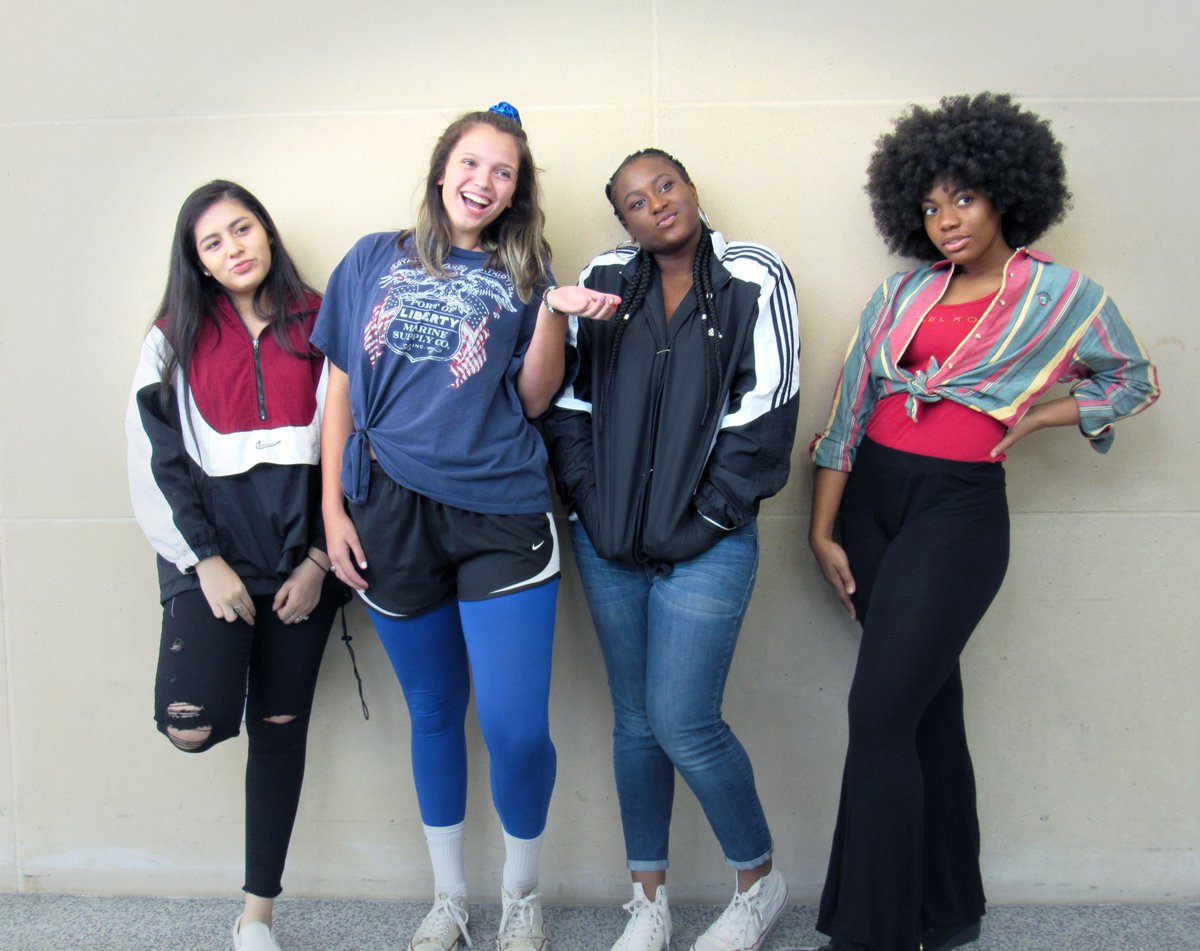 BishopLynch's tweet photo. Because every week should start with a throwback!
See how some of our students celebrated #ThrowbackTuesday of #FriarWeek.๐ธ๐ฐ๐ https://t.co/tc6qkhl8jp