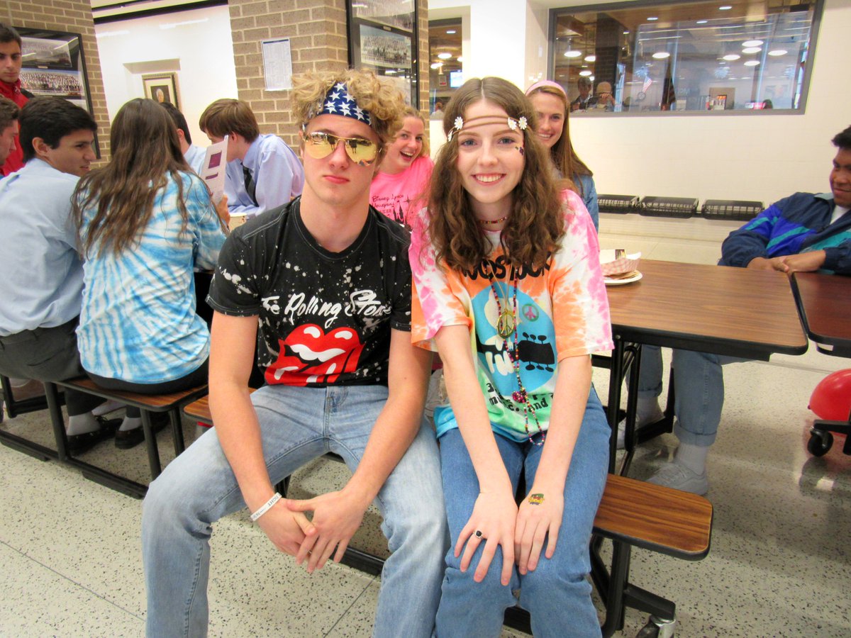 BishopLynch's tweet photo. Because every week should start with a throwback!
See how some of our students celebrated #ThrowbackTuesday of #FriarWeek.๐ธ๐ฐ๐ https://t.co/tc6qkhl8jp