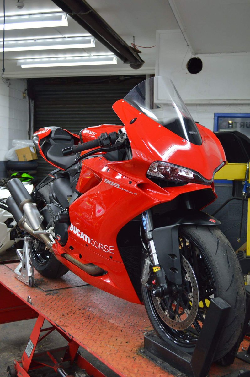 RaceHQLeeds's tweet photo. Ducati 959 in for Ktech DDS cartridges and dds shock @KTechSuspension @Ktechchris @KarlGreasley https://t.co/X2lwfdFDS6