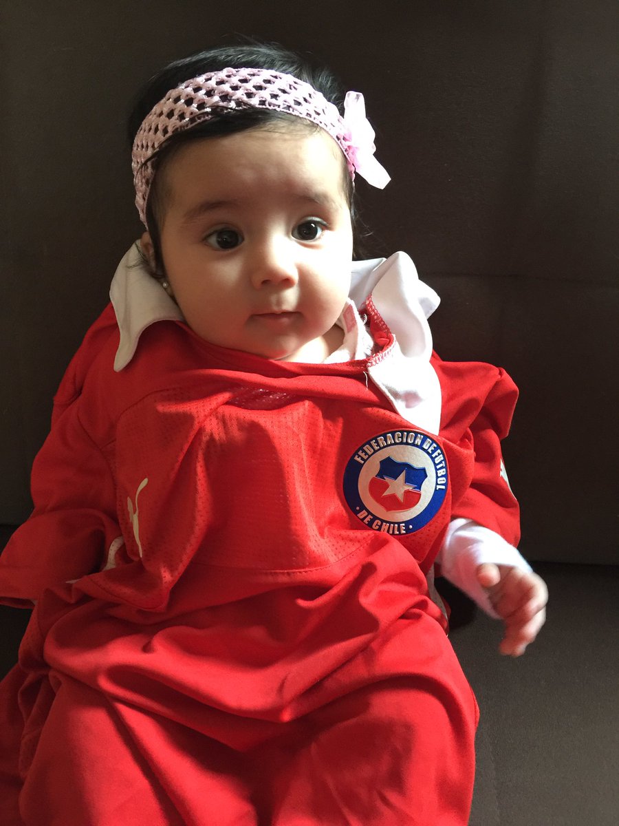 MaureenTell's tweet photo. Siempre con la roja 🇨🇱#LAROJAXFOX https://t.co/5pRXrjFW6a