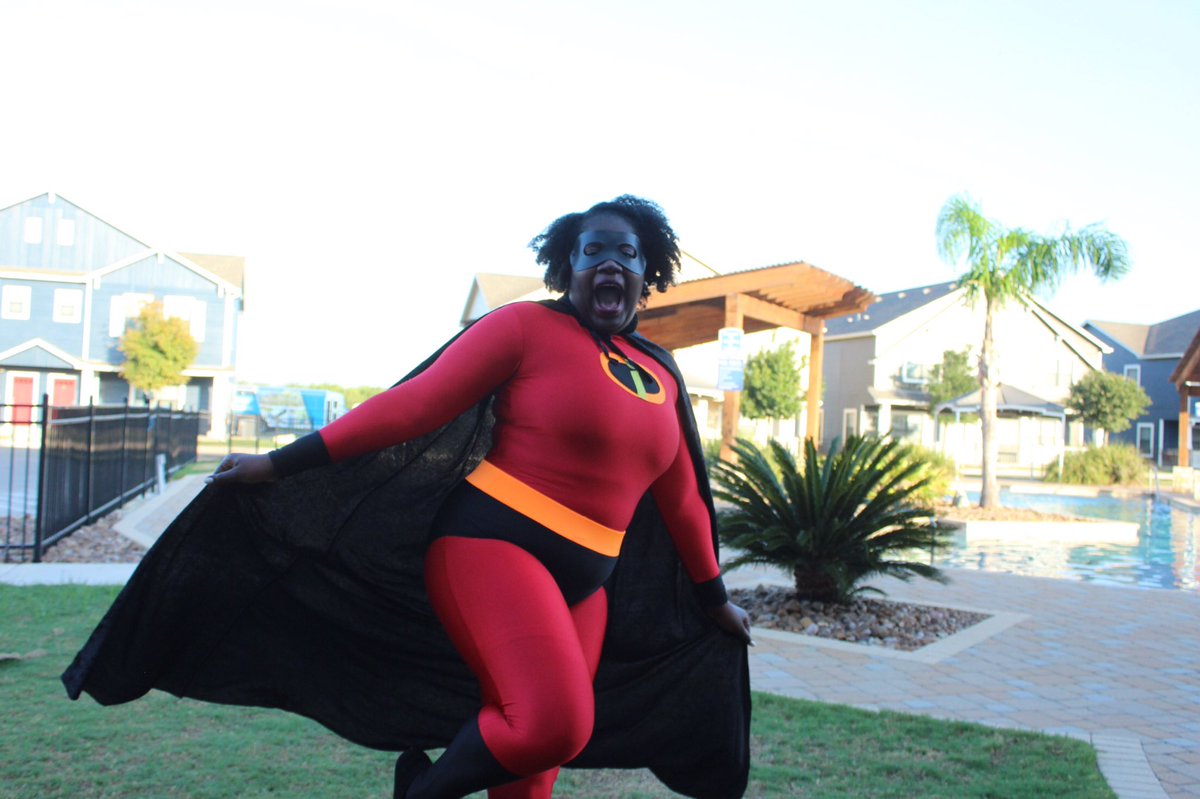 AspenHeightsSA's tweet photo. Seems like only yesterday ☀️we had a blast welcoming our new residents in our Super Hero Attire! #MoveIn2017 https://t.co/jwxz7wmJJT