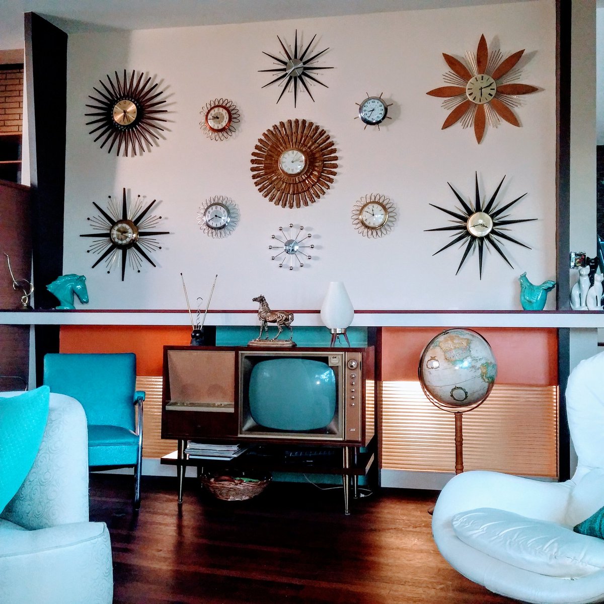 Jimpiphanys's tweet photo. Atomic Ranch Calgary FB page. #starburstclocks, #vintagetv #etsyseller #vintagedecorating #midcenturymodern #vintageseller #etsyyyc https://t.co/0X9Etue2tZ