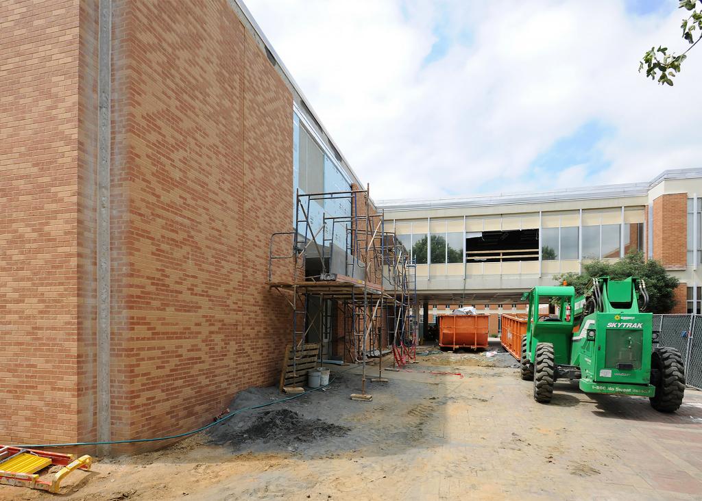 unccharlotte's tweet photo. Campus Construction Update ⛏️
• Scott Hall &amp; Denny renovations • Light Rail at #UNCC • Student Counseling Center
Photos: Wade Bruton https://t.co/KY0xCBQYai