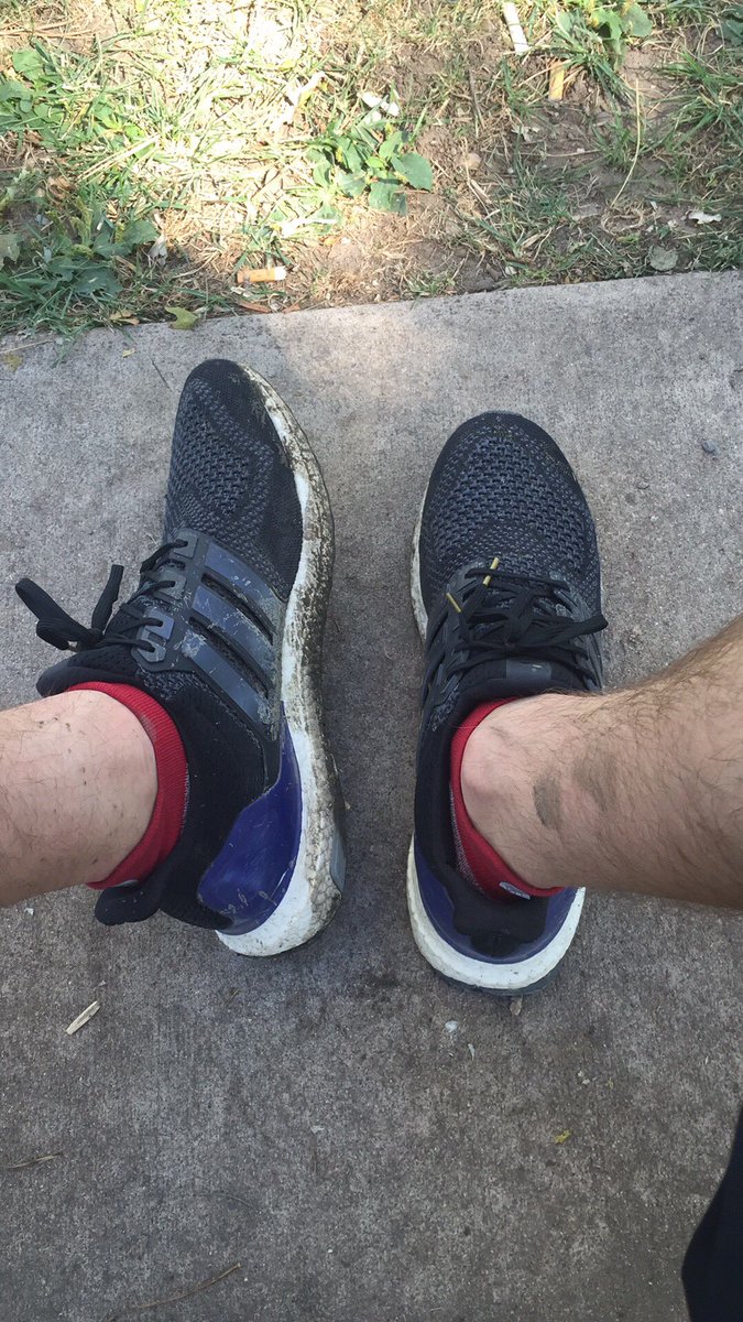 zach2thejohnson's tweet photo. @nicekicks Ran my first full marathon in Boost. It was awesome. https://t.co/65b34ga45m