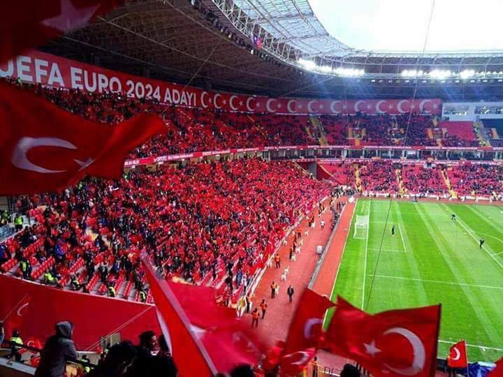 BesiktasOrdusu's tweet photo. SİZE HELAL OLSUN ESKİŞEHİR HALKI! 🇹🇷 https://t.co/w6yHk8vgLm