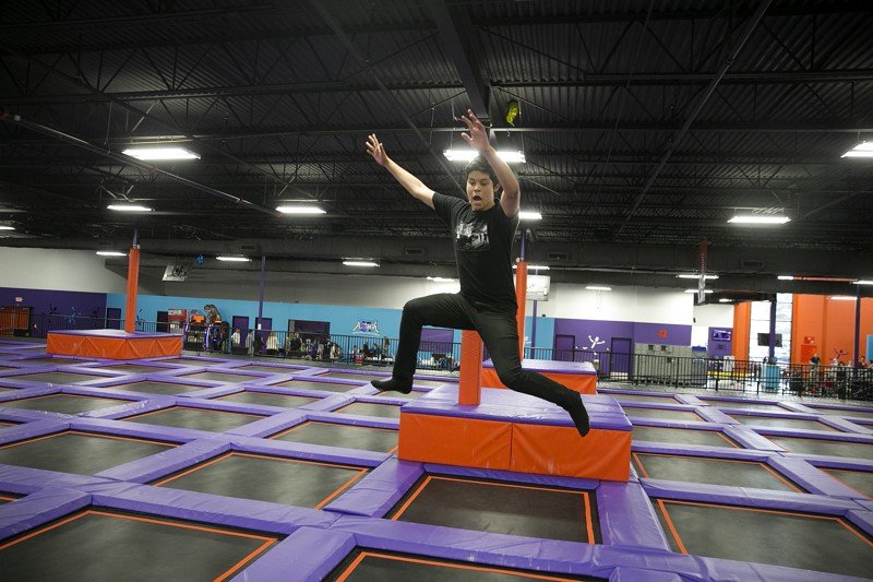 eschwartzberg's tweet photo. Trampoline park coming to Warren County https://t.co/H81t2ek8FI @DeerfieldOhio @WarrenCountyOH @AltitudeTP https://t.co/2bv7zcSv8L